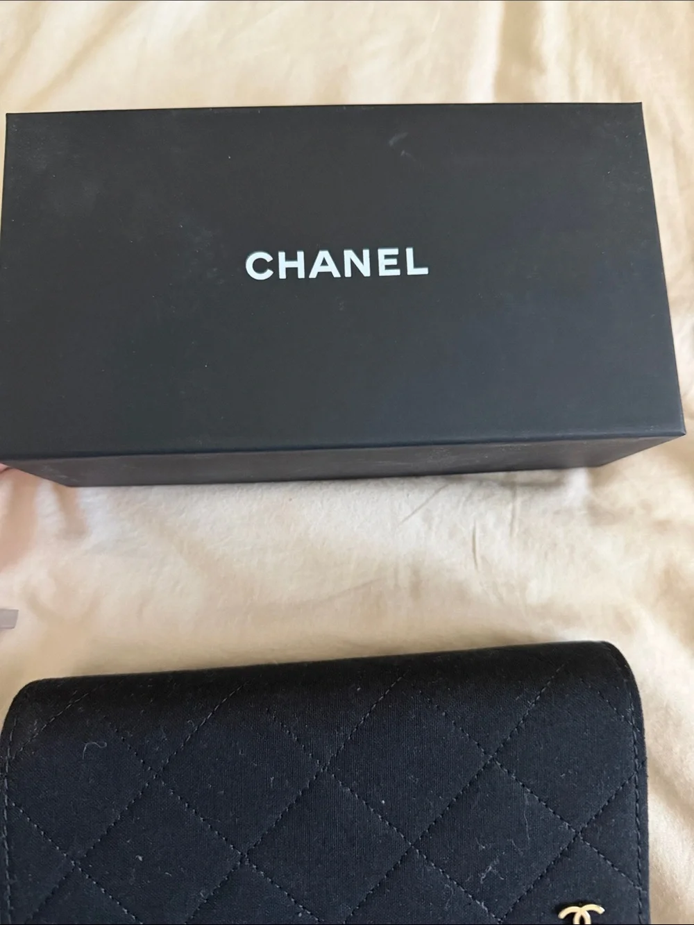 Chanel sunglasses Case with box and cleaning cloth